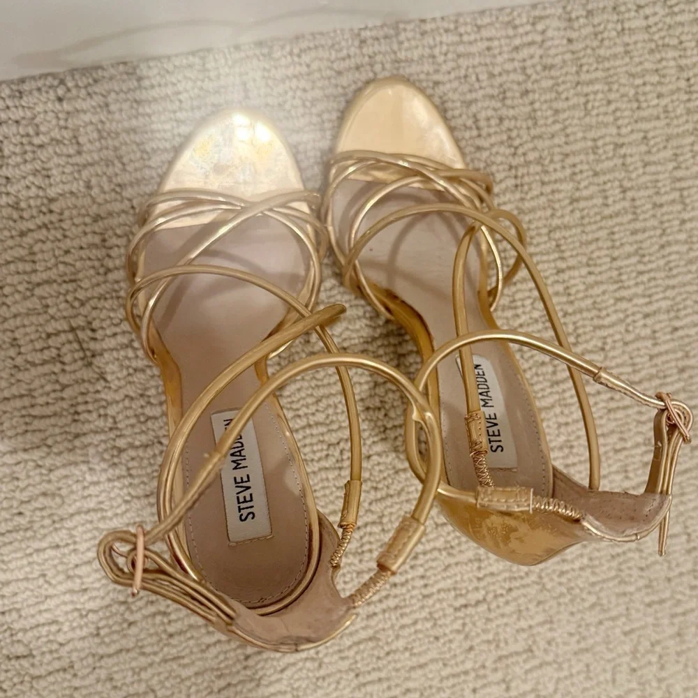 STEVE‎ MADDEN Satire Heels in Rose Gold size 8